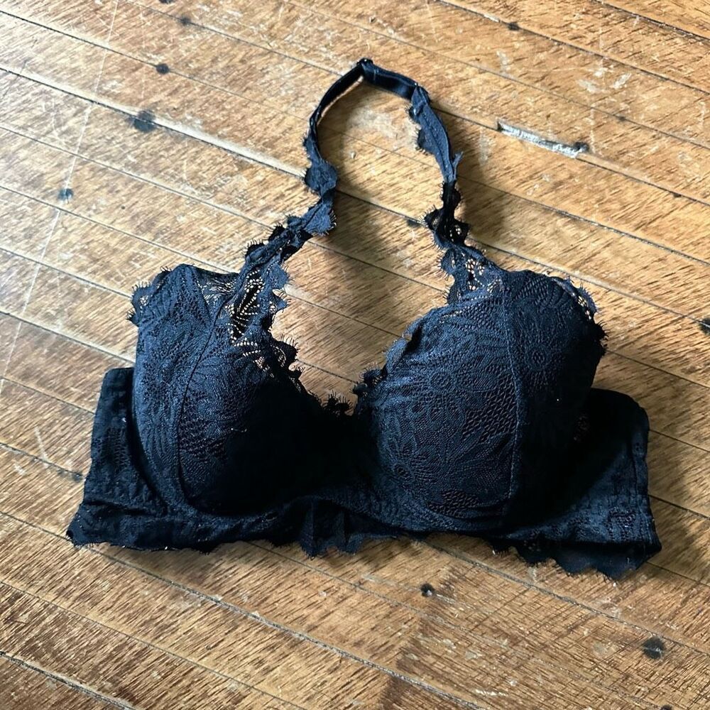 Victoria’s Secret S black lace wireless padded halter bralette